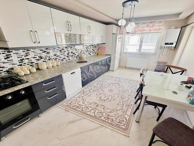 Çok Acil'den Kanuni Mh.kök Tapu Asansörlü 125m2 Daire!