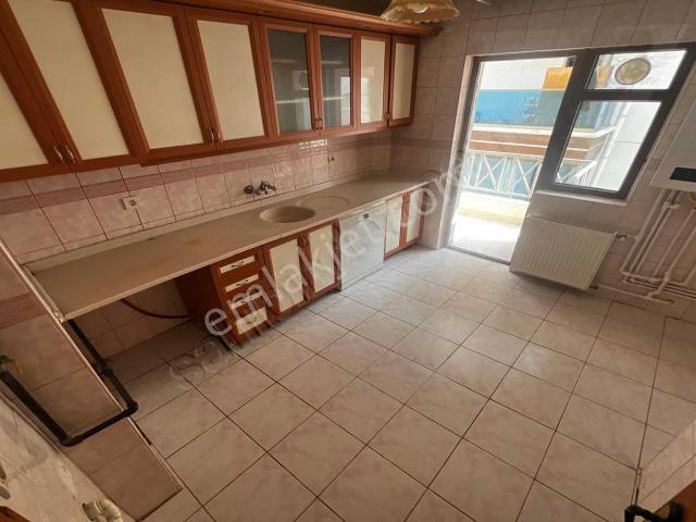 Çok Acil'den Ufuktepe Mh.çift Banyo Çift Balkon 6+1 !