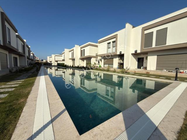 Şok Fiyat! sahile 500 M 7/24guvenlık havuz bahçe otopark yeni lüx Bu Aya Özel Fırsat Villa