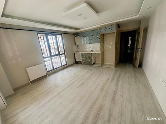 ÇOK GÜZEL BALKONLU GİRİŞ KAT DAİRE