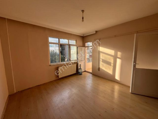 Okmeydanı Talatpaşa'da Metrobüse Yakın 2+1 Kiralık 90m2