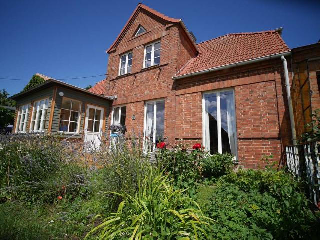 Ökologisch saniertes Landhaus auf Zeit – 170 m², großer Garten, nur 3 km zur Ostsee