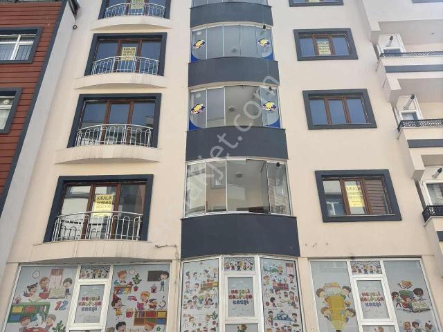 Okan Emlak'tan Cumhuriyet Caddesi'nde Prestijli Kiralık 3+1
