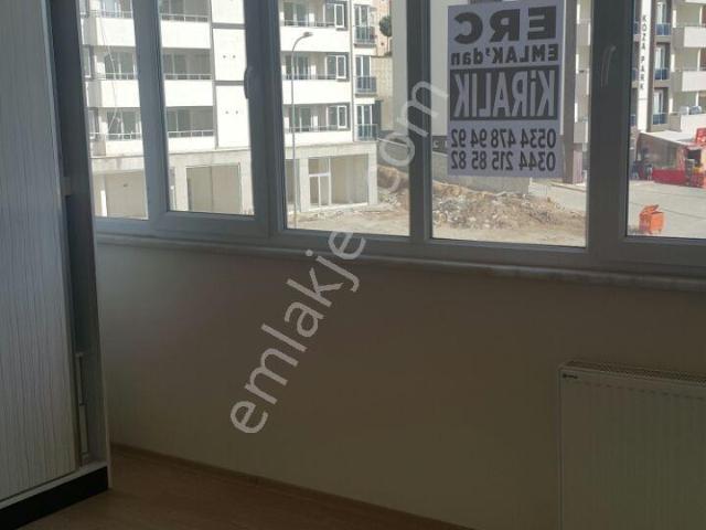 Ökkeş Gümüşer Ortaokulu Civarı Kiralık 3+1 Daire