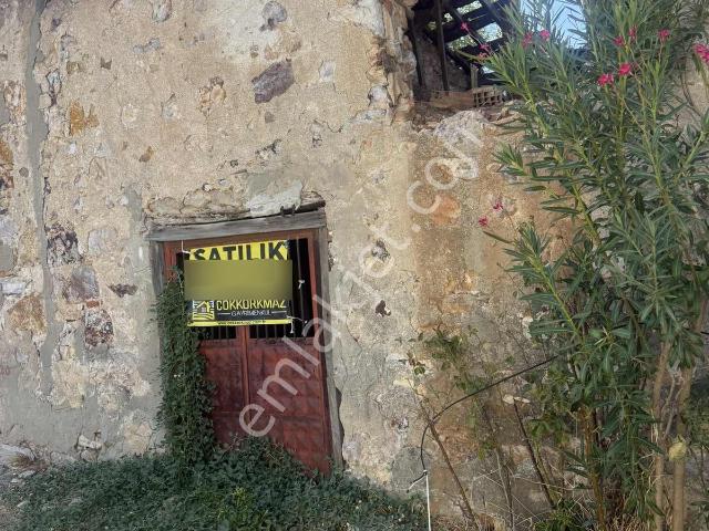 Çokkorkmazdan Ayvalık Merkezde Satılık İmarlı Avlulu Arsa