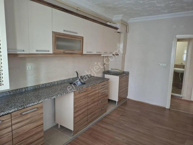 Okullar Bölgesi Arakat 3+1 Satılık Daire