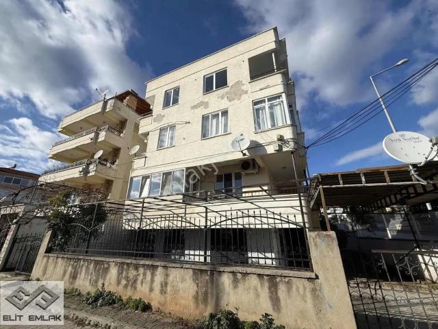 Okullar Bölgesinde Yüksek Giriş Temiz Kiralık Daire