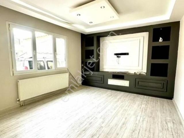 Okullara Yakın, Geniş Kapalı Mutfak Arka Bahçesi Olan 2+1 Daire
