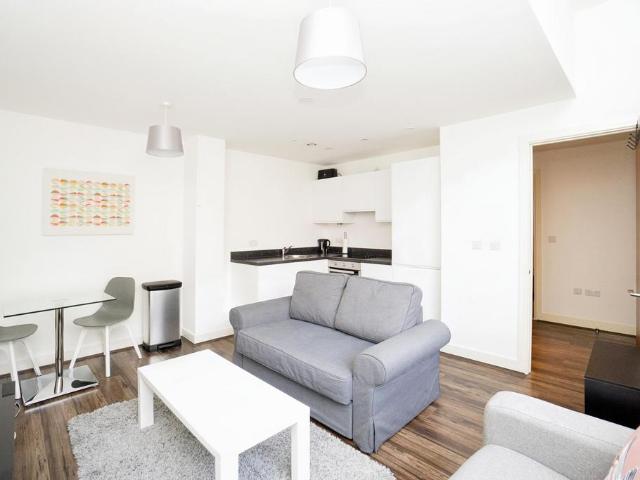 Oh Me Oh My, 25 Water Street, Liverpool, L2 0RG, United Kingdom | 1 bed apartment for rent #140226310 | Rentberry