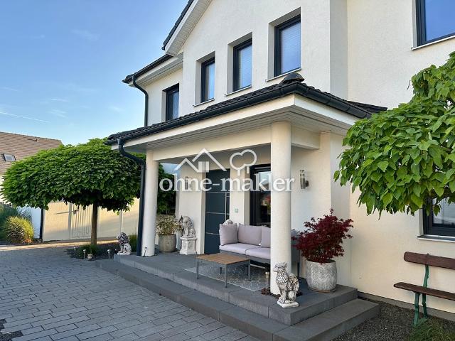 Ohne Makler Modernes Traumhaus von 2017 mit PV Anlage, Doppelgarage, Kamin, Klimaanlage & E Auto Ladestationen