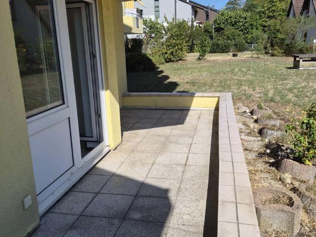 Ohne Makler: Schöne 2 Zimmer Wohnung mit Balkon und EBK