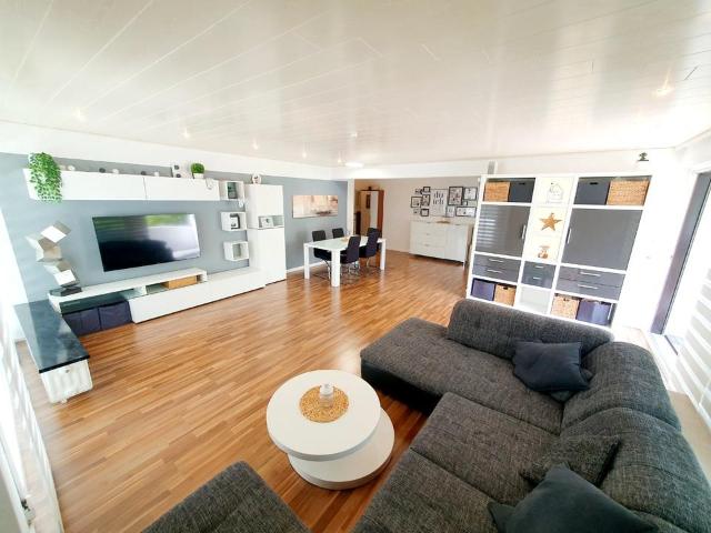 Ohne Makler* Stilvolle 4 Zimmer Wohnung mit zwei Loggien