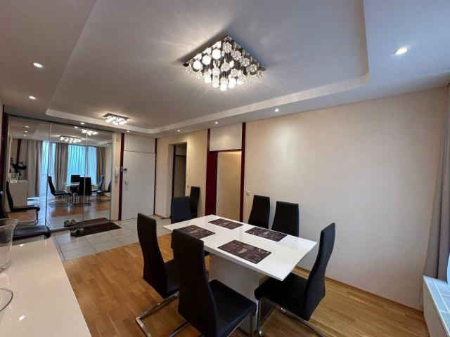 Ohne Einkommensnachweis! VOLL Möblierte 3 ZI Wohnung mit Loggia, Pool & Sauna und Garage Nähe Pötzleinsdorfer Schlosspark!