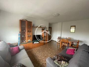 OJO SOLO ESTUDIANTES UNIVERSITARIOS. PISO DE 4 HABITACIONES. DOS BAÑOS ZONA CAMBUS UNIVESITARIO