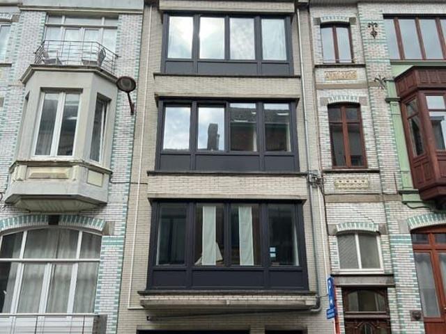 OOSTENDE BELLE EPOQUEWIJK NABIJ BIBLIOTHEEK EN WANDELAFST