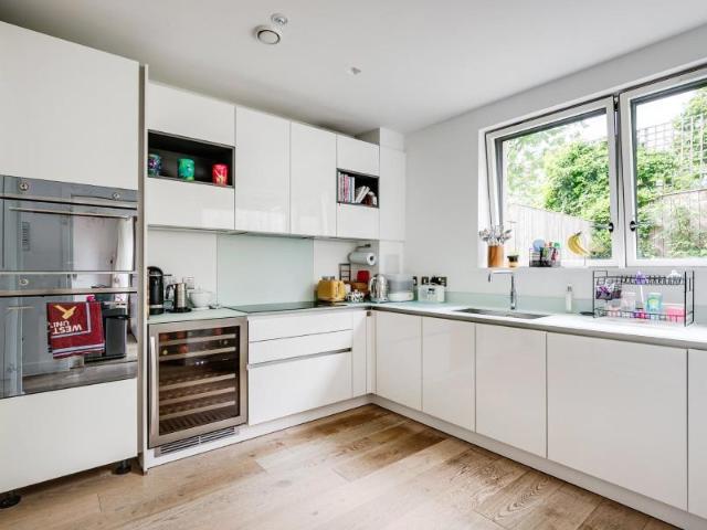 Olmstead Close, London, N10 3EU, United Kingdom | 5 bed townhouse for rent #134708734 | Rentberry