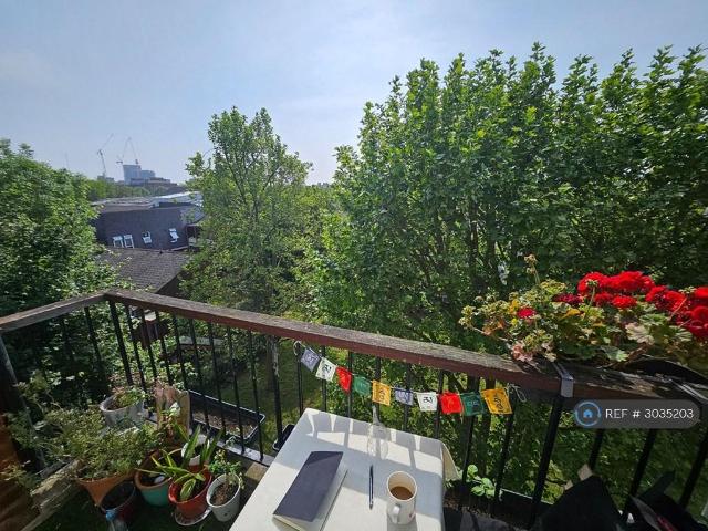 Olney Road, London, SE17 2 bed flat to rent £2,600 pcm £600 pw