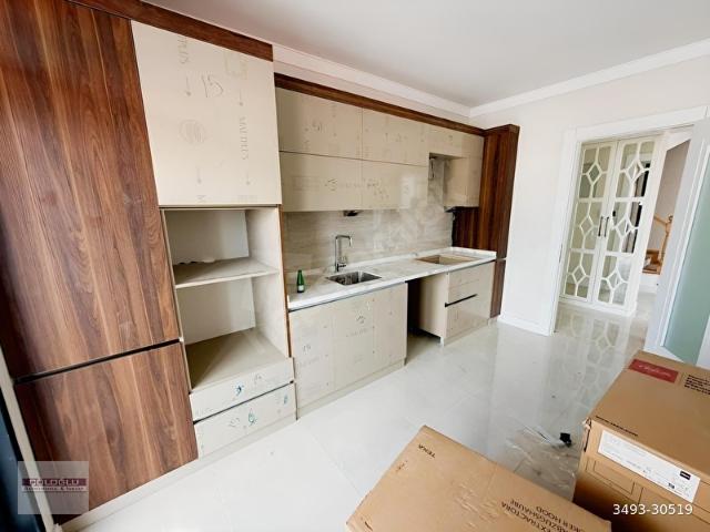 ÇÖLOĞLUNDAN DİKMEN MERKEZDE ARA KAT 2+1 MANZARALI LÜX YENİ BİNA