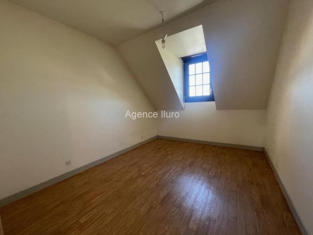 Oloron Centre Ville Appartement T4 En Duplex Dans Residenc. 74m² Oloron Sainte Marie