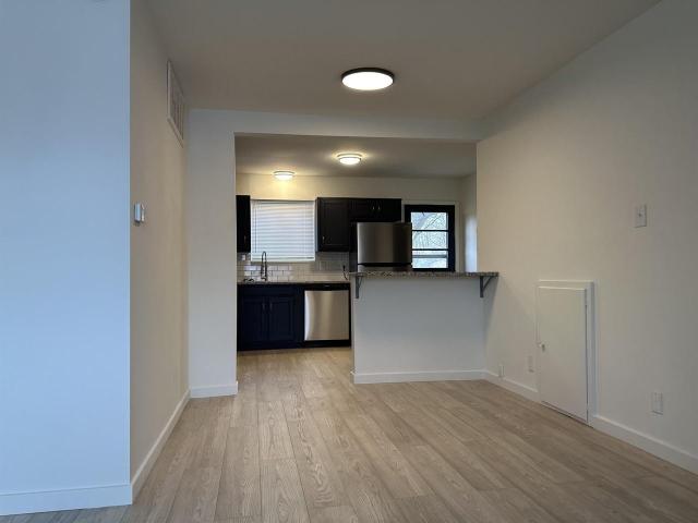 Olathe 41 at Creekside 1 Bedroom Apartment for Rent at 413 E Loula St, Olathe, KS 66061 Central Core
