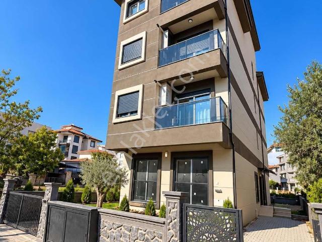 Çolakibrahimbey Mahallesi Arakat Ferah 3 Tarafı Açık 1+1 Daire