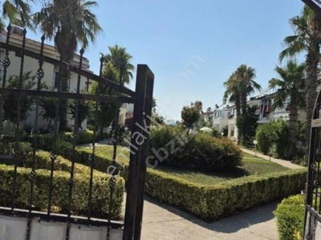 Çolaklı'da Lüks Oteller Bölgesinde Satılık Eşyalı Villa