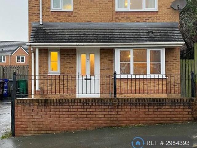 Olanyian Drive, Manchester, M8 3 bed detached house to rent £1,600 pcm £369 pw