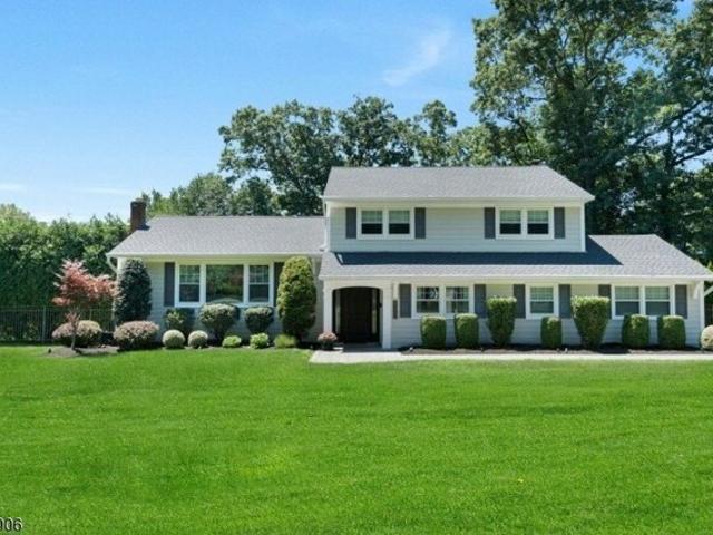 Oldwoods Rd, Franklin Lakes, Home For Sale