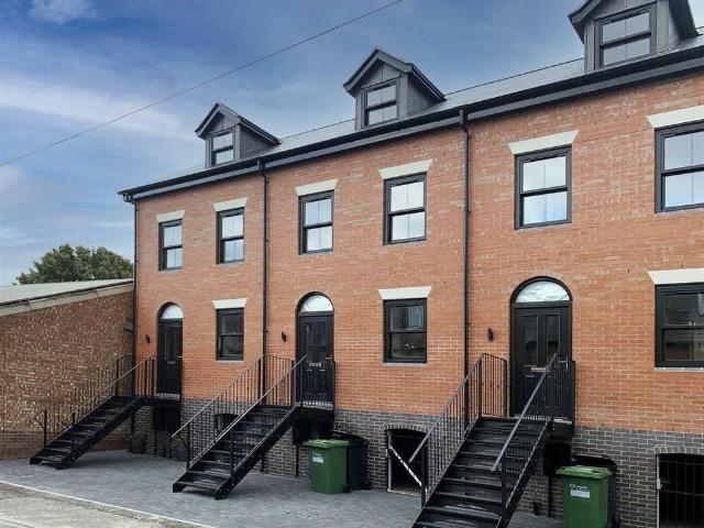 Old Coleham, Shrewsbury 3 bed townhouse to rent £1,100 pcm £254 pw