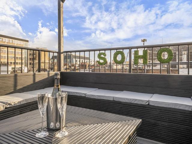 Old Compton Street, London W1D 1 bed apartment to rent £5,500 pcm £1,269 pw
