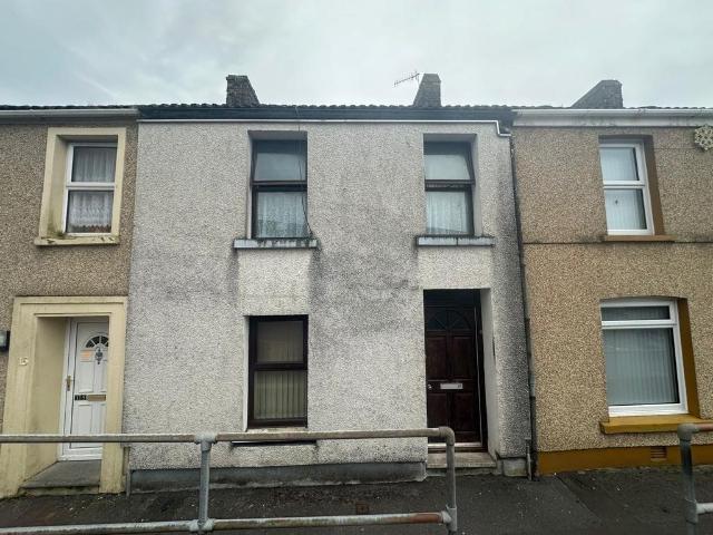 Old Castle Road, Llanelli SA15 1 bed terraced house to rent £375 pcm £87 pw