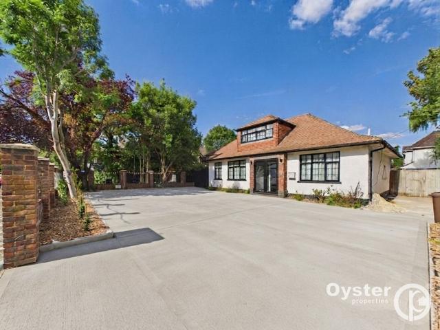 Old Church Lane, Stanmore HA7, 4 bed detached bungalow to rent, £3,500 pcm | PrimeLocation
