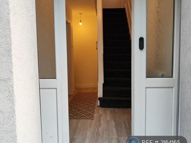 Old Church Road, Coventry, CV6 3 bed semi detached house to rent £1,100 pcm £254 pw