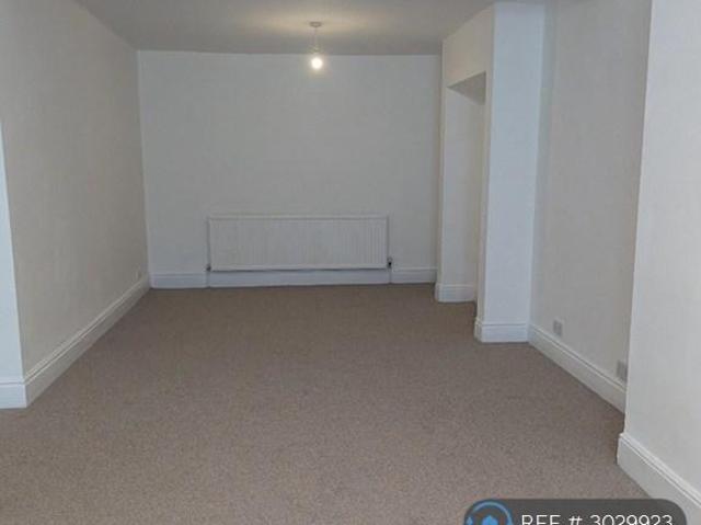 Old Church Road, Coventry, CV6 4 bed semi detached house to rent £1,200 pcm £277 pw
