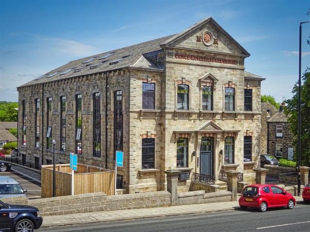 Old Chapel Court, Chapel Street. 1 bed flat to rent £925 pcm £213 pw