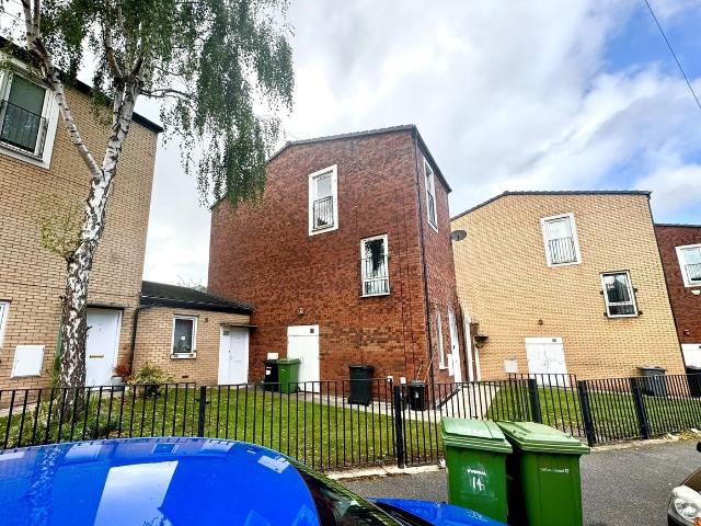 Old Chester Road, Birkenhead CH41, 2 bed maisonette to rent, £895 pcm | PrimeLocation