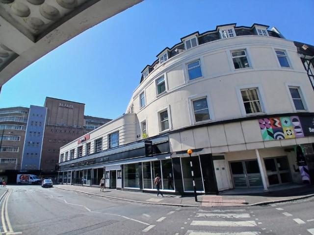 Old Christchurch Road, Bournemouth BH1 1 bed in a house share to rent £750 pcm £173 pw