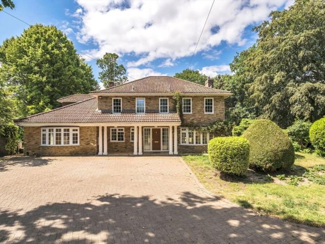 Old Avenue, West Byfleet