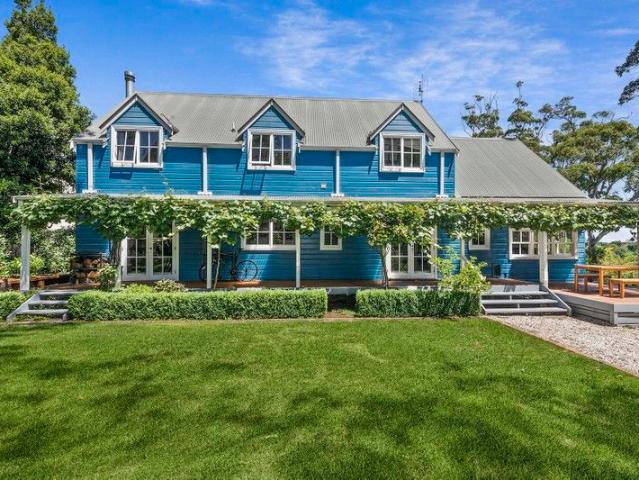 Old Bowral Sanctuary with Timeless Gardens just moments to town
