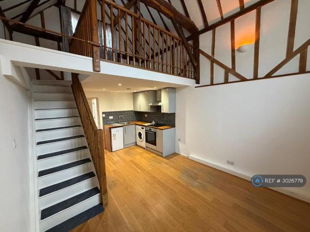 Old Barn House, Borehamwood, WD6 1 bed flat to rent £1,495 pcm £345 pw
