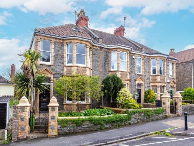 Old Barrow Hill, Bristol BS11 3 bed terraced house to rent £1,900 pcm £438 pw