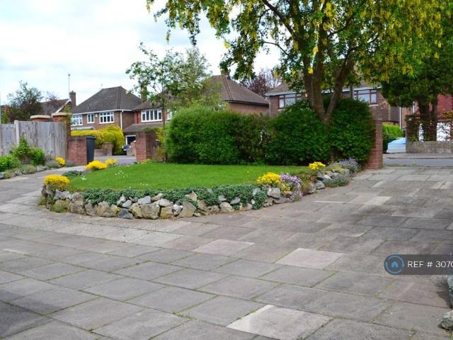 Old Bedford Road, Luton, LU2 4 bed detached house to rent £2,450 pcm £565 pw