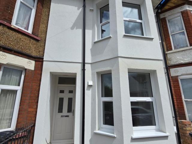 Old Bedford Road, Luton LU2, 2 bed terraced house to rent, £1,400 pcm | PrimeLocation