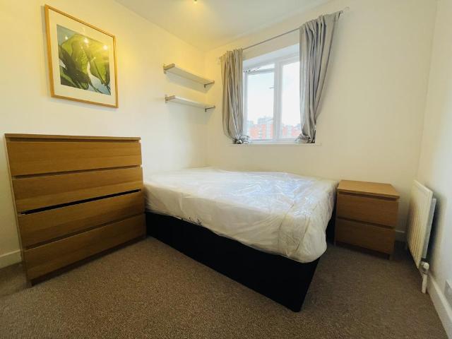 Old Bell Gate Place, London, E14 1 bed in a house share to rent £900 pcm £208 pw