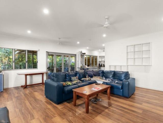 Old Broome Home with Pool & Outdoor Entertaining!