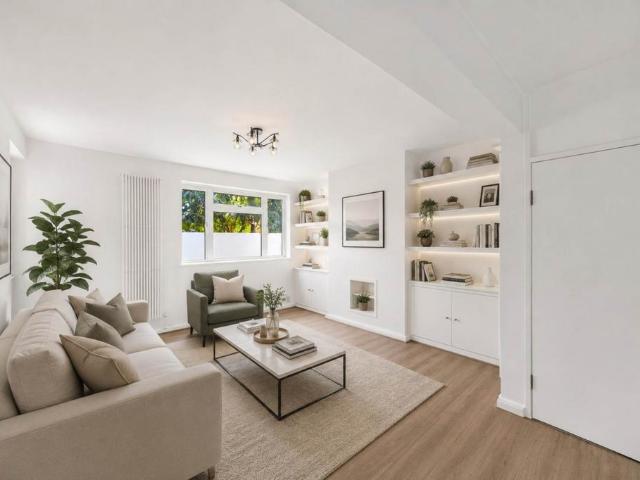 Old Brompton Road, West Brompton, SW5 2 bed apartment to rent £2,500 pcm £577 pw