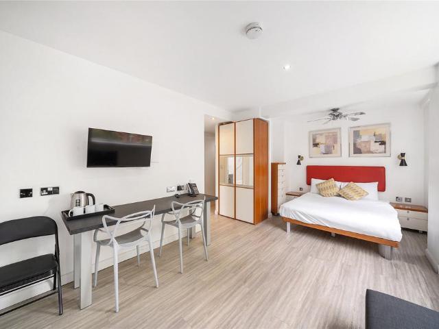 Old Brompton Road, London, SW7 Studio to rent £3,300 pcm £762 pw