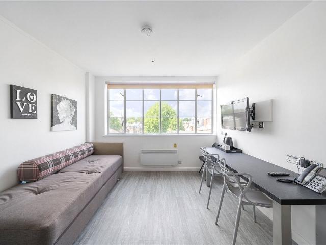 Old Brompton Road, London SW7, Studio to rent, £3,300 pcm | PrimeLocation