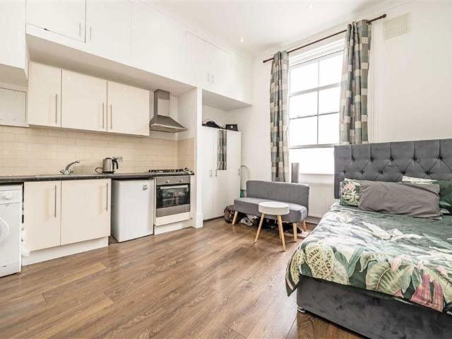 Old Brompton Road, South Kensington SW5, Studio to rent, £2,000 pcm | PrimeLocation