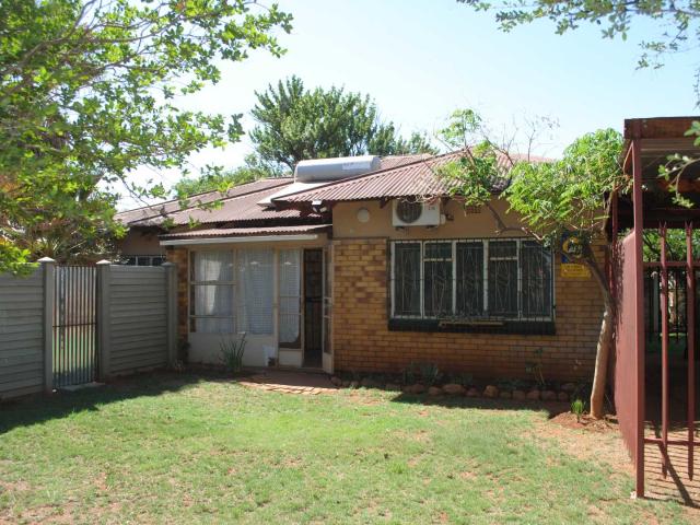 Old but neat 3 Bedroom house to rent